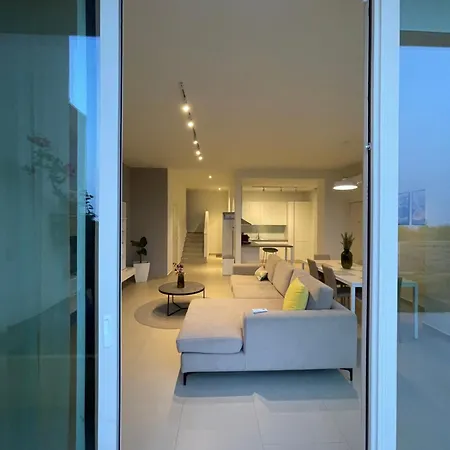 Palase 95, Coast Village *